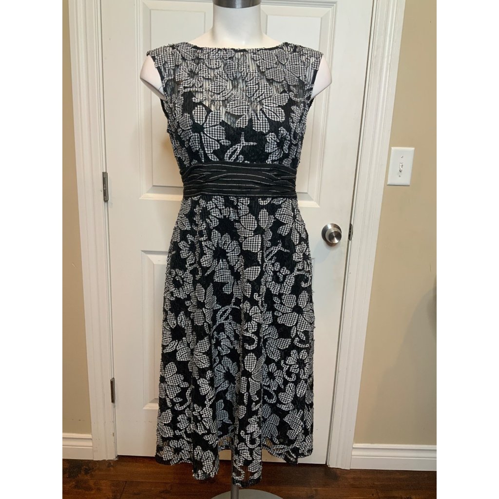 Ett:Twa Sommar Black & White Gingham Plaid Floral Embroidered Dress, Size 4